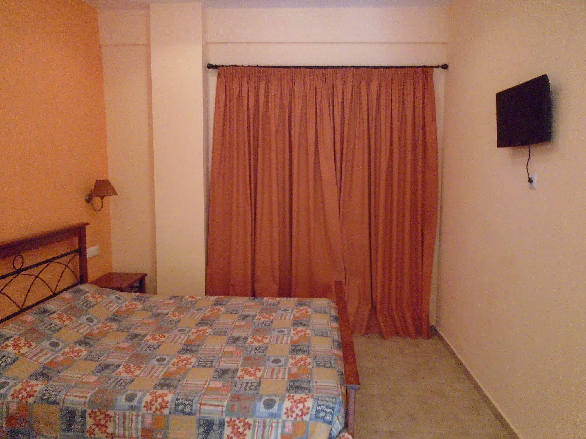 Adonis Beach Hotel Héraklion Extérieur photo